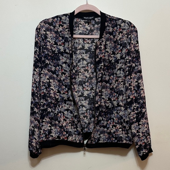 About A Girl Floral Patterned Jacket - Picture 4 of 5